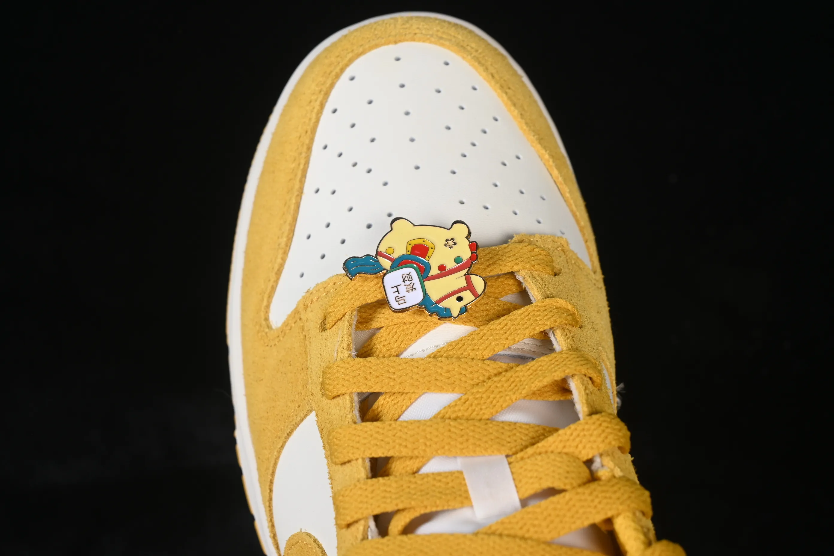 All Categories Nk SB Dunk Series Nk SB Dunk Low Low-top sneakers Nike SB Dunk Low Year of the Horse White and Yellow Low-top casual sneakers IB4417-101